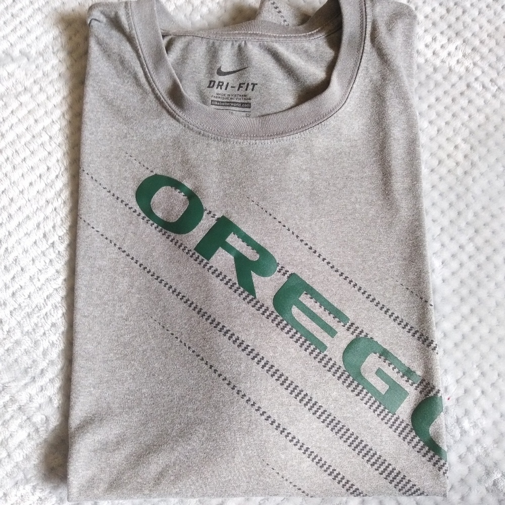 Nike Oregon ducks men's shirt size XL